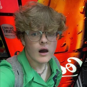 Meet your Posher, Logan